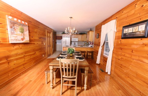 Pigeon Forge Ski Chalet | Pinnacle View 7C - Three Bedroom Chalet