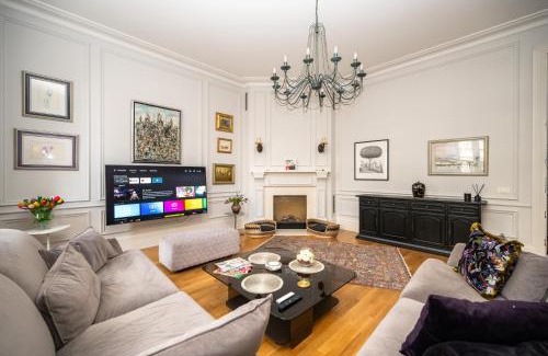 Old Town Apartment | Pinterest Apartment in the City Center