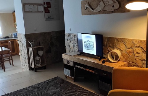 Casais do Rio House | Pinus Orange Villa, Wifi, Garden !New!