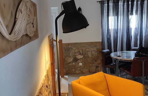 Casais do Rio House | Pinus Orange Villa, Wifi, Garden !New!