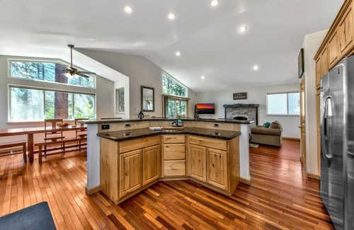 Rancho Bijou House | Pioneer Trl 3BR 2.5BA- 5 Mins to Ski, Beach