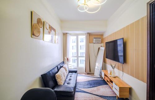 Barangka Ilaya Hotel | Pioneer Woodlands Tower 5 Unit 33-Q