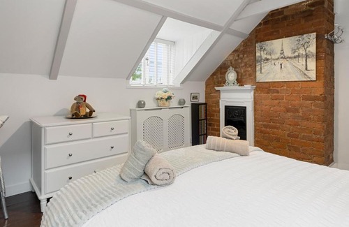 Exeter House | Pip's Cottage by Staytor Accommodation
