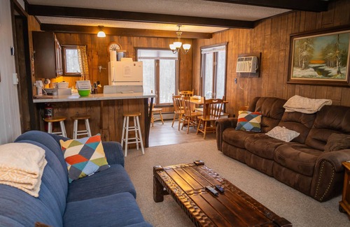 Bessemer House | Piper Haus Chalet Unit 1
