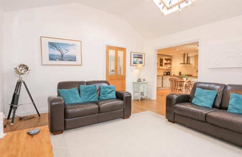Beaumaris House | Pippin Cottage
