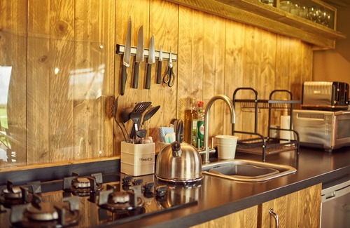 Glastonbury Cottage | PIPPIN LODGE, pet friendly, with open fire in Glastonbury