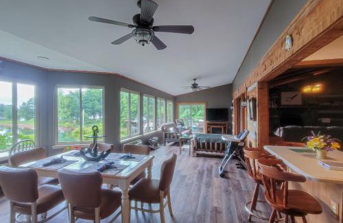 Jefferson City House | Pirate Cove