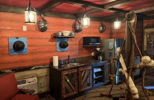 Bayfield Cabin | Pirate Ship - Deluxe Cabin #3 on map