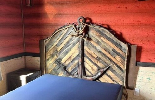 Bayfield Cabin | Pirate Ship - Deluxe Cabin #3 on map