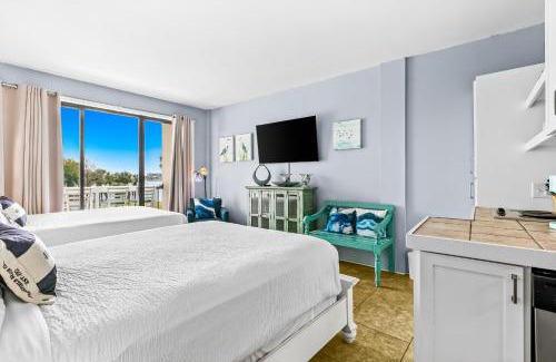 Fort Walton Beach Hotel | Pirates Bay B209