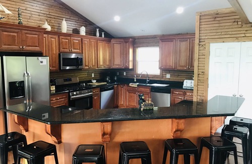 La Follette Cabin | Pirates Cove 9 Bed/9 Bath, large hot tub, private fire pit, double dock