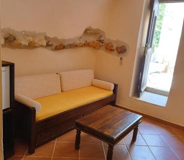 Charouda House | Pirgoi Edem