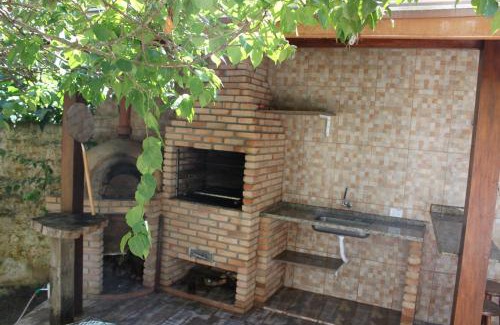 Silop House | Piscina climatizada, jacuzzi e com grande área verde