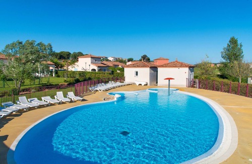 Homps Villa | Piscines, Gym, Hammam sur place ! Villa Spacieuse