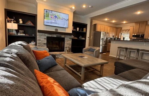 Asheville House | Pisgah Retreat w/Hot Tub & Private River Access
