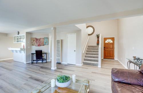 Motel District Apartment | Pismo Beach Condo with Balcony Near Wineries!