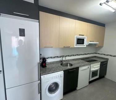 Distrito Oeste Apartment | Piso Gijon con plaza de garaje VUT4589AS