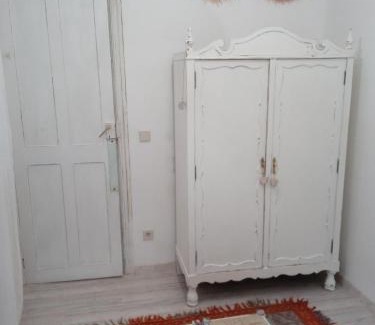 Ourense Apartment | Piso Iwvaxi, gallery house. Ourense.