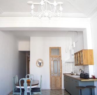 Diputacion de Cartagena Casco Apartment | Piso modernista en casco histórico con garaje