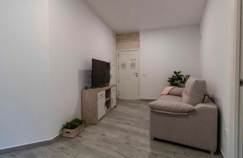 San Carlos-Tartessos Apartment | Piso Reformado next to Santa Justa y Aeropuerto