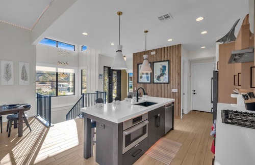 Hurricane House | Pitch Perfect ~ Golf Course Views ~ Spa