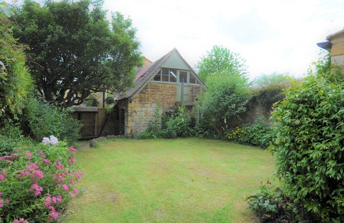 Chipping Campden House | Pitchers is a Grade 11 Cotswold Stone House in the centre of Chipping Campden.