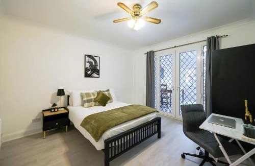 Cleveland House | Pitshanger Hububb Stay