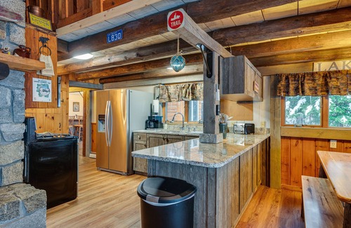Pittsburg Cabin | Pittsburg Lake House w/Magalloway Mountain Views!