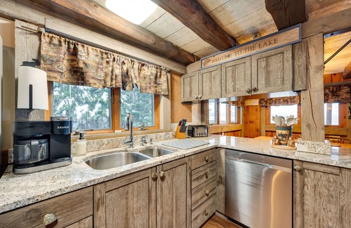 Pittsburg Cabin | Pittsburg Lake House w/Magalloway Mountain Views!