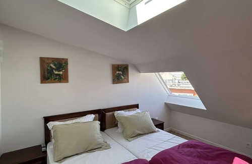 Bagnolet Hotel | Pixi Angelus