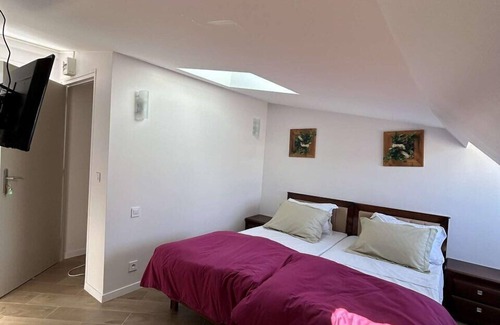 Bagnolet Hotel | Pixi Angelus