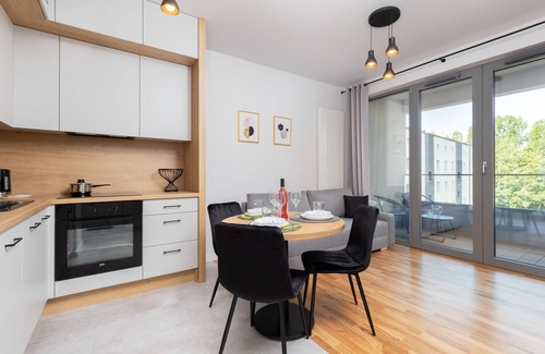 Dziaki Lesne Apartment | Plac Unii Apartments Gdynia by Renters