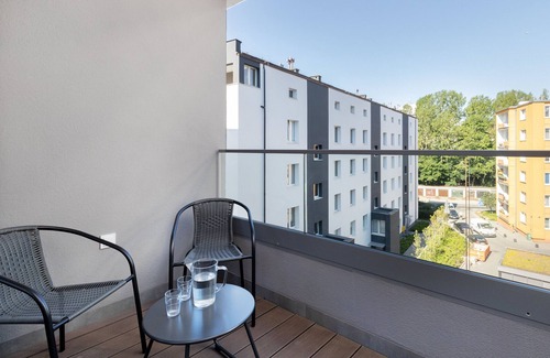 Dziaki Lesne Apartment | Plac Unii Apartments Gdynia by Renters