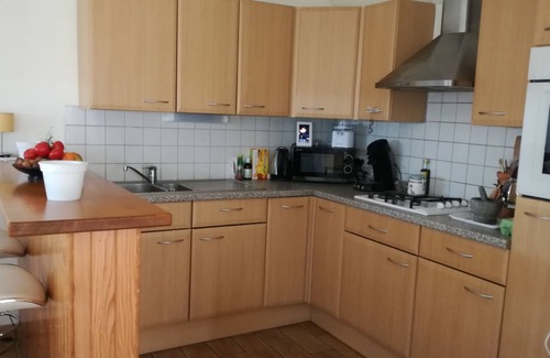 Concarneau Apartment | PLACE SAID KERHUEL, 4 KM FROM CONCARNEAU APARTMENT WITH PRIVATE TERRACE