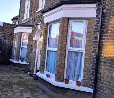 Barking House | Place to stay in Longbridge