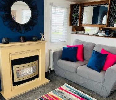 Hunstanton Resort | Place2bee , Caravan , Manor park , Free Wifi ,6 Berth