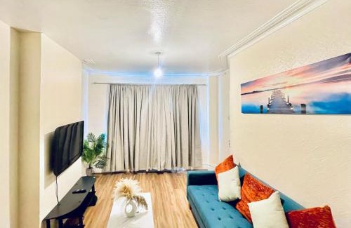 Plaistow South Apartment | Plaistow home near Custom House Excel free parking