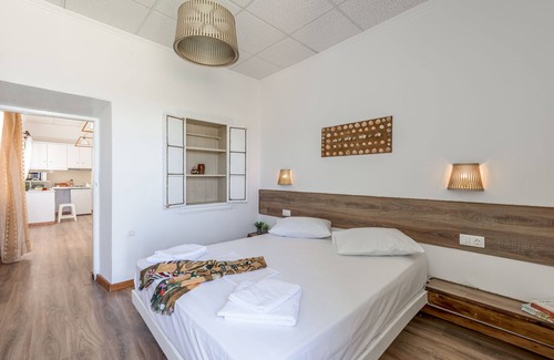Milos House | Plakes Sea View Suites