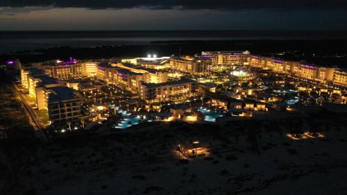 Puerto Juarez Resort | Planet Hollywood Cancun Adult Scene by Royalton, An Autograph Collection All-Inclusive Resort - Adults Only