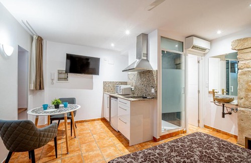 Old Town Apartment | Planta baja en la muralla romana junto a la Catedral