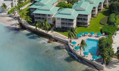 Seven Mile Beach Apartment | Plantation Village # 64 Seven Mile Beach Fully Renovated Modern 2 Bed 2 Bath