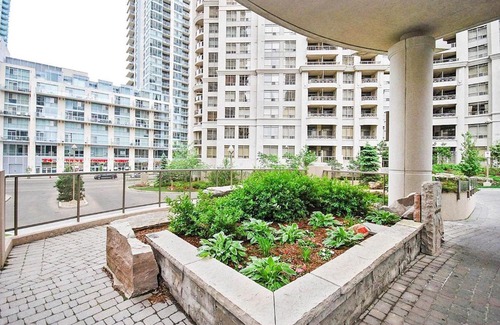 Downtown Mississauga Apartment | PlanURstay - Family Condo