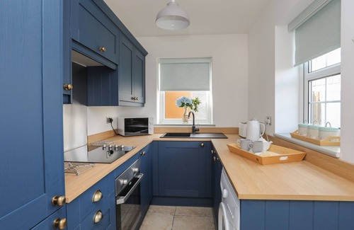 Ty Croes Cottage | PLAS BACH, pet friendly, country holiday cottage in Aberffraw