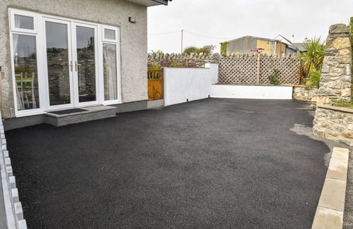 Ty Croes Cottage | PLAS BACH, pet friendly, country holiday cottage in Aberffraw