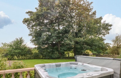 Caerwys Cottage | PLAS CERRIG HALL, CROSSWAYS ROAD, pet friendly in Caerwys