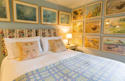 Rhoscolyn Cottage | Plas Esgob - an on the beach that sleeps 8 guests in 4 bedrooms