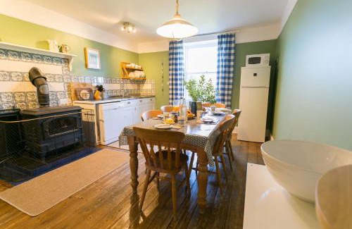 Moelfre House | Plas Lligwy Cottage