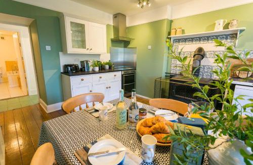 Moelfre House | Plas Lligwy Cottage
