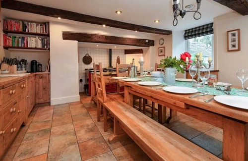Garn Fadryn Cottage | Plas Newydd 7-beds · Country House with Heated Swimming Pool & Gardens