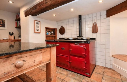 Garn Fadryn Cottage | Plas Newydd 7-beds · Country House with Heated Swimming Pool & Gardens